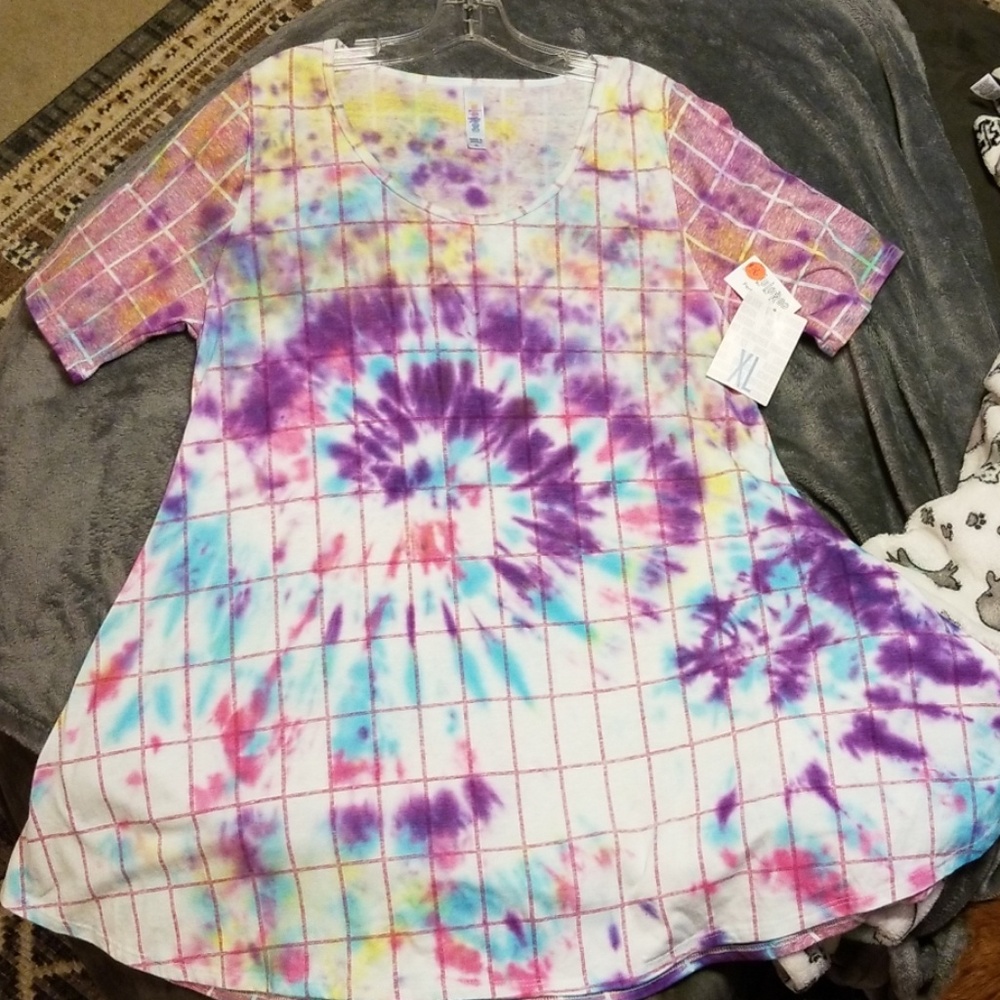 Tie Dye Lularoe XL perfect T, NWT